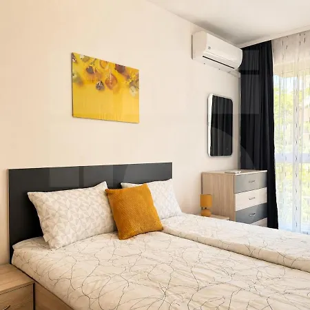 Апартаменти 1br Golden Urban Retreat With Parking