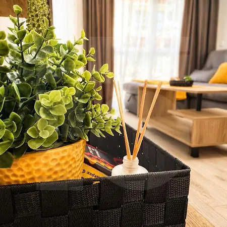 1br Golden Urban Retreat With Parking Апартаменти *