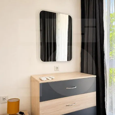 1br Golden Urban Retreat With Parking Апартаменти Варна