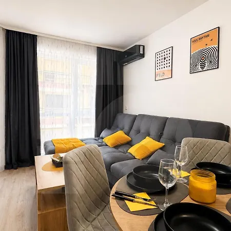 Апартаменти 1br Golden Urban Retreat With Parking Варна