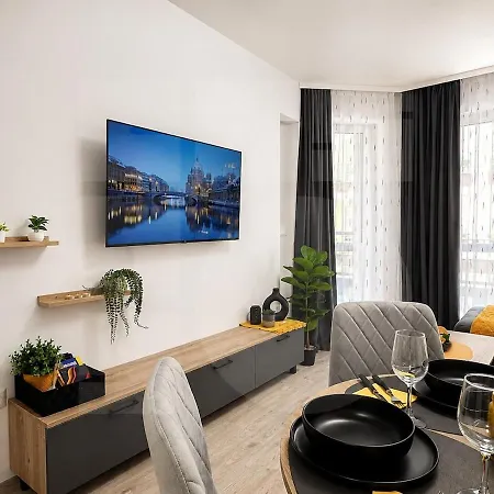 1br Golden Urban Retreat With Parking Варна